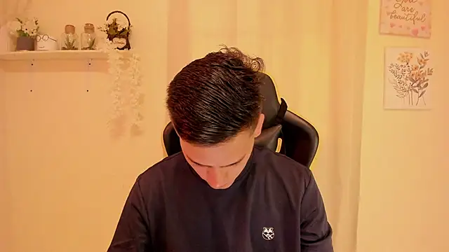 sexy andres01 online show from April 16, 2026, 1:45 pm