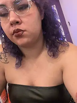 lilith velvet  online show from May 14, 2026, 4:19 am
