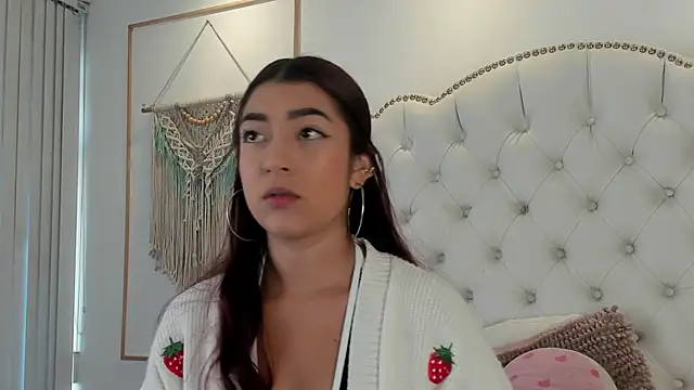 Snapshot of Sara_funy chatting on June 2, 2026, 11:34 am Sara funy online show from June 2, 2026, 11:34 am