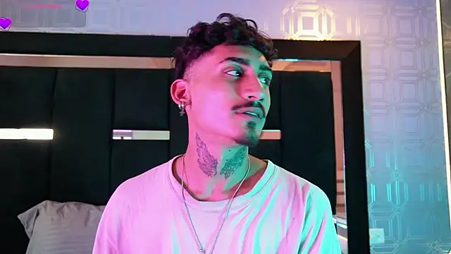 Snapshot of Dark_Eros_ chatting on February 27, 2026, 7:58 pm Dark Eros online show from February 27, 2026, 7:58 pm