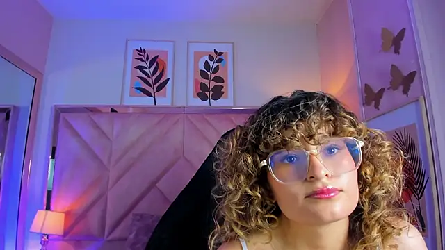 emilyjonesss  online show from March 24, 2026, 9:20 pm