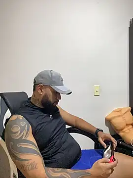 Snapshot of DavyWalker chatting on February 28, 2026, 4:02 am DavyWalker online show from February 28, 2026, 4:02 am