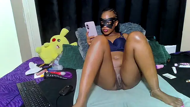 trixiey8 online show from April 16, 2026, 9:39 pm