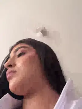 Snapshot of Misty-kat chatting on May 1, 2026, 7:29 pm Misty-kat online show from May 1, 2026, 7:29 pm