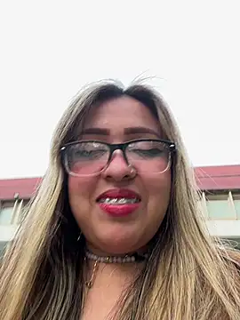 Snapshot of Moon_Velvet_ chatting on March 7, 2026, 10:51 pm Moon Velvet online show from March 7, 2026, 10:51 pm