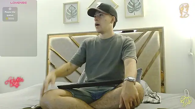 oliver   saint online show from April 2, 2026, 12:08 am