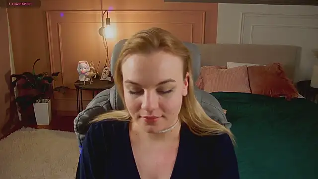 Glow Margo online show from April 4, 2026, 1:26 am