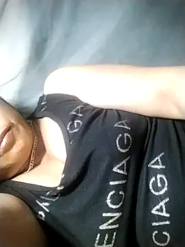 Snapshot of Lucie_Fuzk chatting on April 7, 2026, 9:15 pm Lucie Fuzk online show from April 7, 2026, 9:15 pm