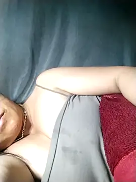 Snapshot of Lucie_Fuzk chatting on April 15, 2026, 9:26 pm Lucie Fuzk online show from April 15, 2026, 9:26 pm