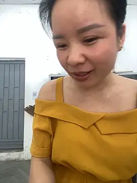Ivy Trix2 online show from May 20, 2026, 2:29 am