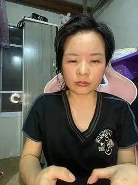 Ivy Trix2 online show from May 26, 2026, 1:56 am