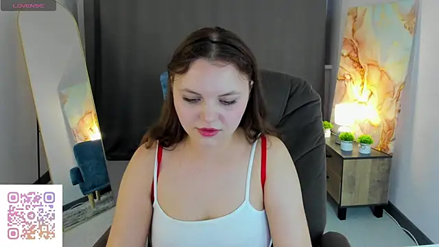 Snapshot of serinella_ chatting on June 22, 2026, 1:52 pm serinella online show from June 22, 2026, 1:52 pm