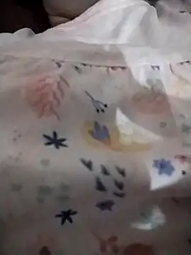 Snapshot of Hey__honey chatting on April 15, 2026, 5:53 pm Hey honey online show from April 15, 2026, 5:53 pm