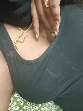 hotbabyyC online show from February 25, 2026, 7:34 pm