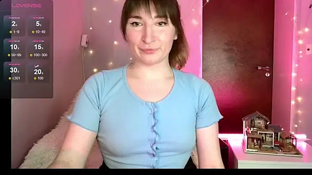 Snapshot of Birdie_Kiss chatting on May 14, 2026, 8:26 pm Birdie Kiss online show from May 14, 2026, 8:26 pm
