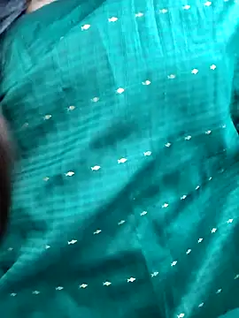 Cutie Nila online show from April 3, 2026, 5:16 am