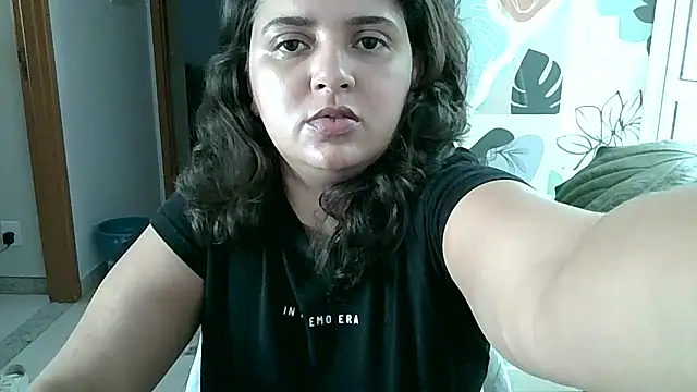 Snapshot of midsize_94 chatting on March 19, 2026, 1:59 pm midsize 94 online show from March 19, 2026, 1:59 pm