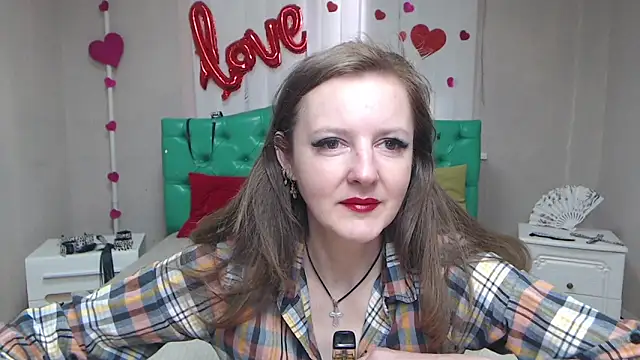 Snapshot of MeganPirs chatting on April 19, 2026, 5:07 am MeganPirs online show from April 19, 2026, 5:07 am