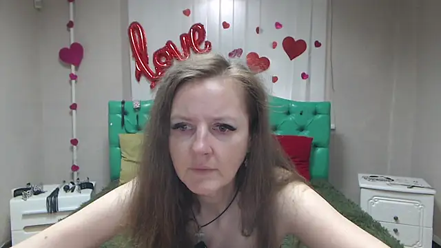Snapshot of MeganPirs chatting on May 17, 2026, 5:05 am MeganPirs online show from May 17, 2026, 5:05 am