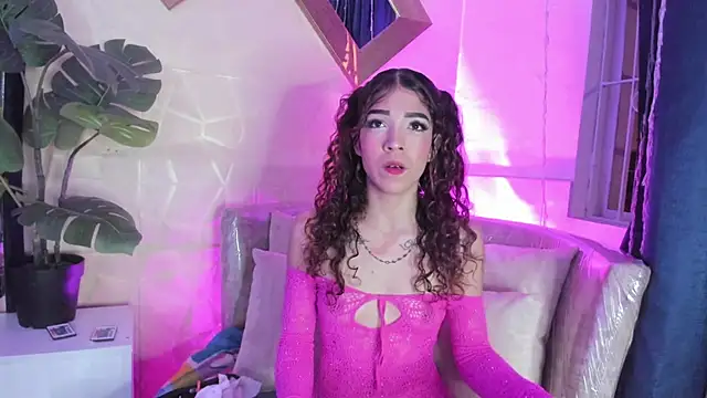 evelyn  rose1 online show from April 10, 2026, 5:01 am