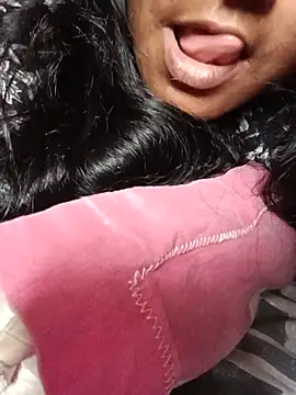 sexyladdupilla online show from June 3, 2026, 8:39 am