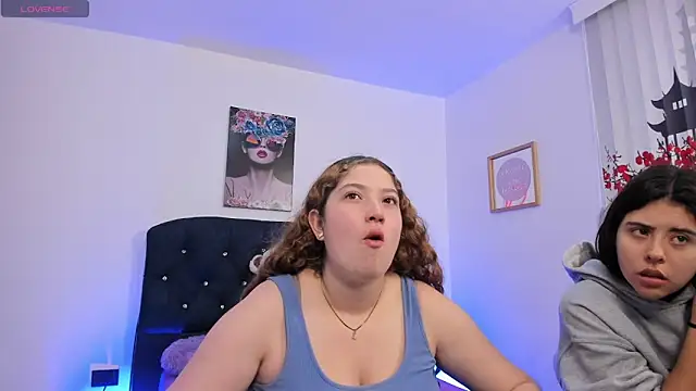 valeria and zoe online show from March 25, 2026, 5:52 pm