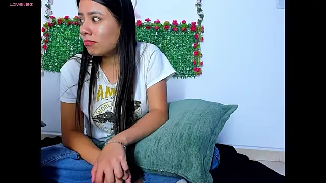 Ivanna Lux online show from March 6, 2026, 3:25 am