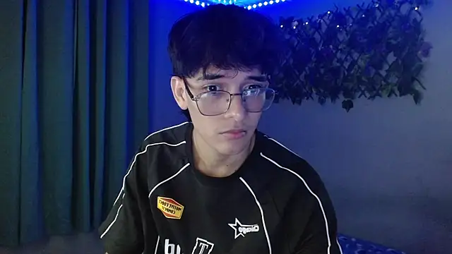 noah millerx online show from April 10, 2026, 4:06 am