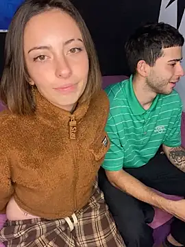 parejahot77 online show from April 13, 2026, 4:18 am