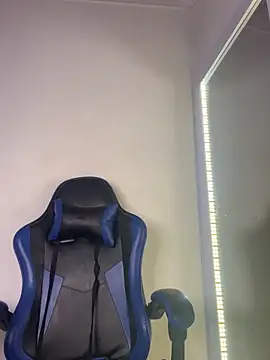 Snapshot of Maddie_7 chatting on April 5, 2026, 3:04 am Maddie 7 online show from April 5, 2026, 3:04 am