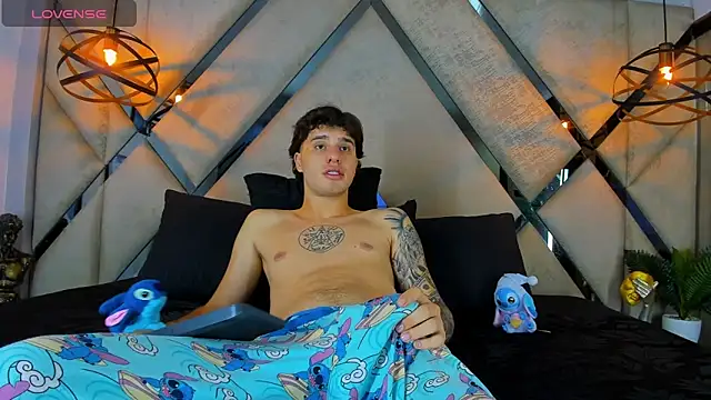 Snapshot of EXCLUSIVE8 chatting on March 22, 2026, 4:32 pm EXCLUSIVE8 online show from March 22, 2026, 4:32 pm