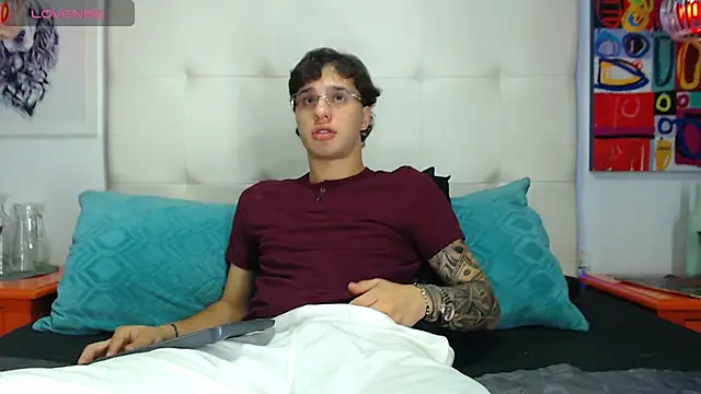 Snapshot of EXCLUSIVE8 chatting on March 25, 2026, 4:40 am EXCLUSIVE8 online show from March 25, 2026, 4:40 am