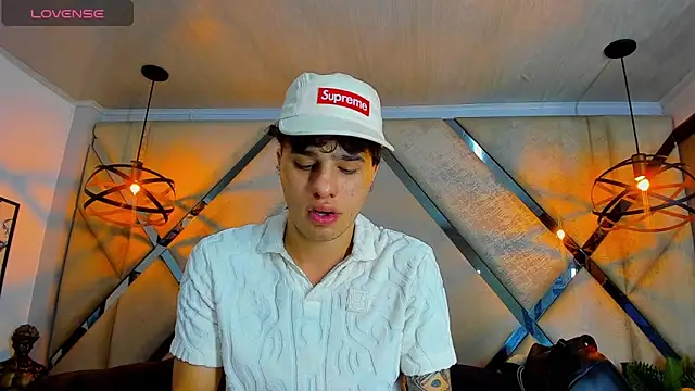 Snapshot of EXCLUSIVE8 chatting on April 13, 2026, 4:29 am EXCLUSIVE8 online show from April 13, 2026, 4:29 am