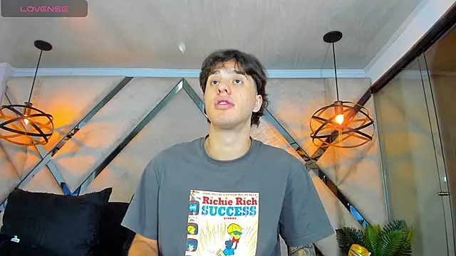 Snapshot of EXCLUSIVE8 chatting on April 16, 2026, 4:02 am EXCLUSIVE8 online show from April 16, 2026, 4:02 am