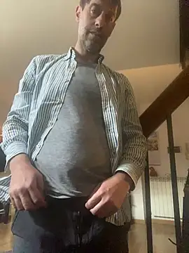 Snapshot of Alessandro7979 chatting on April 2, 2026, 1:42 pm Alessandro7979 online show from April 2, 2026, 1:42 pm