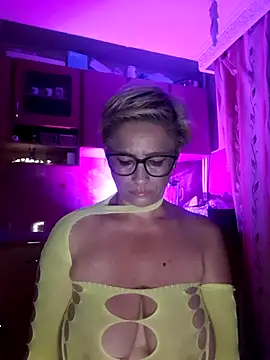 LunaBlaise online show from June 15, 2026, 6:10 pm