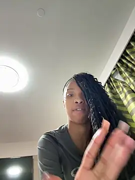 tinkyybae online show from February 28, 2026, 7:31 am