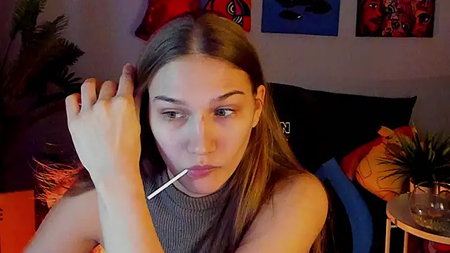 Snapshot of Sweet_Emilya chatting on March 15, 2026, 3:23 am Sweet Emilya online show from March 15, 2026, 3:23 am
