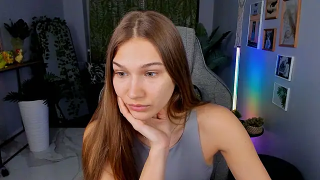 Snapshot of Sweet_Emilya chatting on March 24, 2026, 5:56 am Sweet Emilya online show from March 24, 2026, 5:56 am