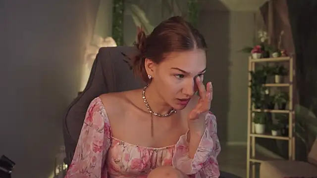 Snapshot of Sweet_Emilya chatting on June 3, 2026, 9:34 am Sweet Emilya online show from June 3, 2026, 9:34 am