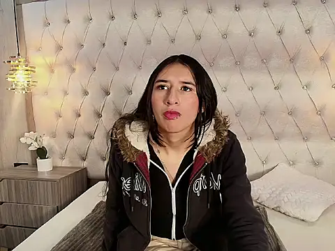 LilyRossi  online show from May 9, 2026, 2:22 pm