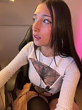 evabellee  online show from March 17, 2026, 12:48 am