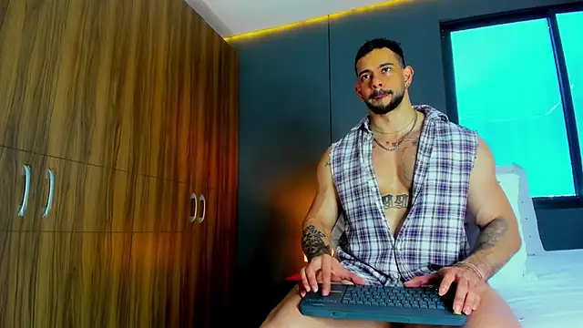 massimo visconti online show from March 24, 2026, 3:06 pm