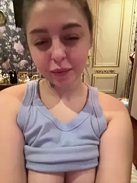 Snapshot of VanessaRaigen chatting on March 1, 2026, 11:29 pm VanessaRaigen online show from March 1, 2026, 11:29 pm