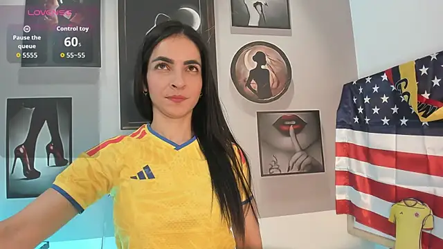 Samantha Velle online show from July 3, 2026, 9:32 pm