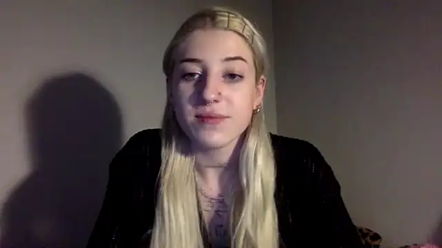 Snapshot of EmmyWet chatting on February 26, 2026, 10:20 pm EmmyWet online show from February 26, 2026, 10:20 pm