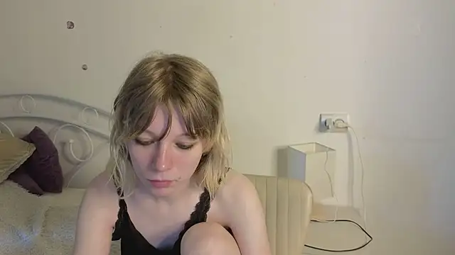 MollySally online show from June 11, 2026, 4:10 am