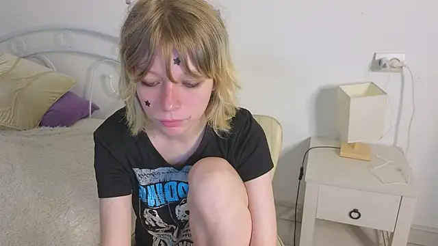 MollySally online show from June 16, 2026, 4:15 am