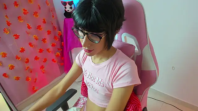 Madeline 21 online show from March 9, 2026, 6:39 am