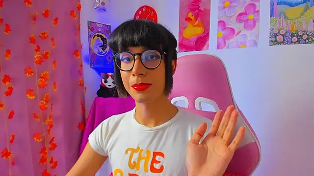 Madeline 21 online show from April 5, 2026, 1:08 pm